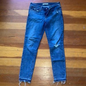 Levi’s jeans size 27